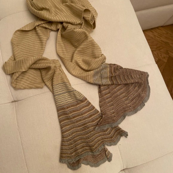 ECHO cream sparkling SCARF 100” X 7 1/2” with gold and blue threads - Picture 7 of 8